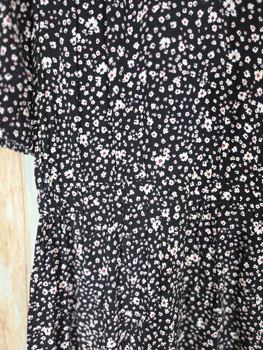 On 34th Floral Midi Dress - Black with Pink Blossom Print. Size Large - Picture 2 of 4